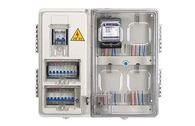電表箱是電力系統(tǒng)中不可或缺的組成部分，電表箱的材質(zhì)直接關(guān)系到產(chǎn)品的安全性、穩(wěn)定性和使用壽命。那電表箱用什么材質(zhì)好呢？接下來(lái)跟著電表箱生產(chǎn)廠家邁峰電力公司小編一起了解下吧！